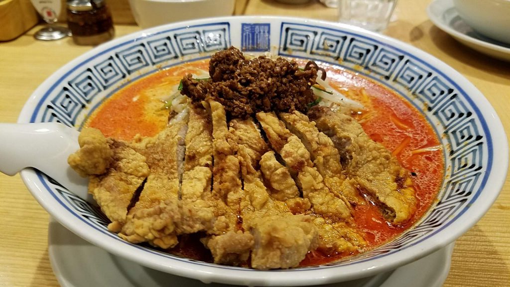 希須林の琲骨担々麺